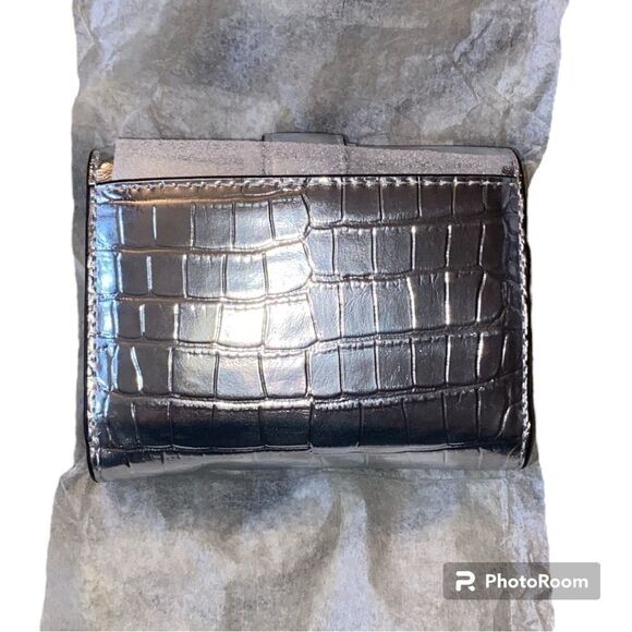 Authentic Michael Kors Premium Croc Embossed Trifold Wallet Silver Metallic - Picture 3 of 9
